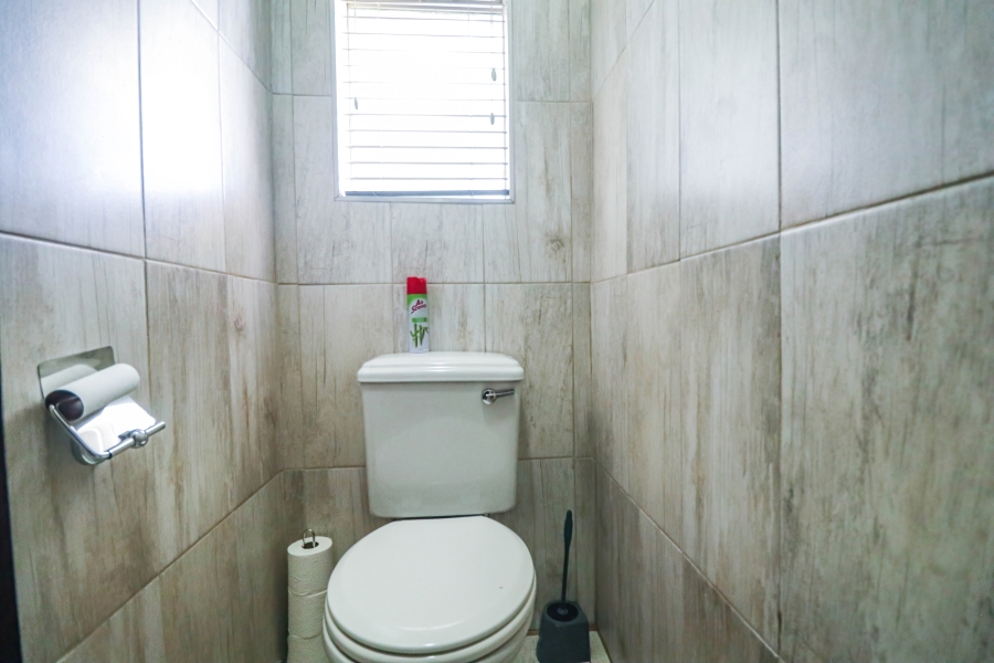 3 Bedroom Property for Sale in Flamwood North West